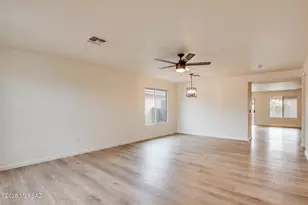 9410 E Grapevine Spring Pl, Tucson, AZ 85710 - Photo 12