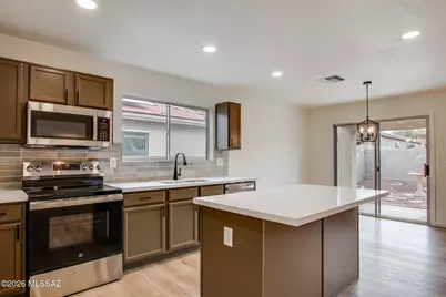 9410 E Grapevine Spring Place, Tucson, AZ 85710 - Photo 1