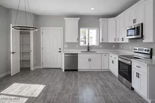 224 W 34th St, Tucson, AZ 85713 - Photo 8