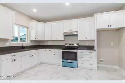 224 W 34th Street, Tucson, AZ 85713 - Photo 8