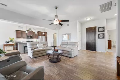 940 N Observation Trail, Green Valley, AZ 85614 - Photo 4