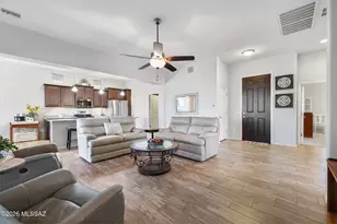 940 N Observation Trail, Green Valley, AZ 85614 - Photo 4