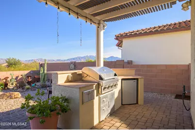 940 N Observation Trail, Green Valley, AZ 85614 - Photo 18