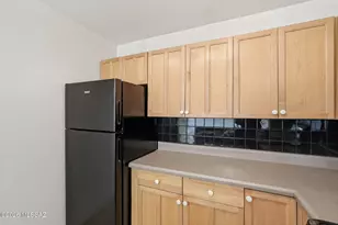 7610 E Callisto Cir, Tucson, AZ 85715 - Photo 12