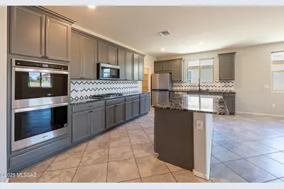 8820 E Stone Meadow Circle, Tucson, AZ 85730 - Photo 14