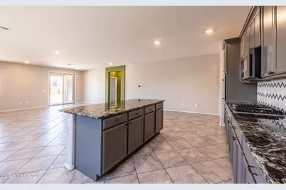 8820 E Stone Meadow Circle, Tucson, AZ 85730 - Photo 12