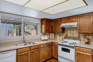 4505 N Heatherwood Pl, Tucson, AZ 85718 - Photo 8