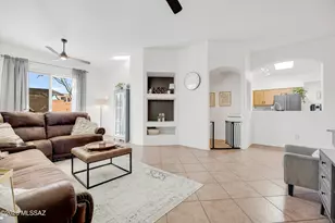 8866 E Desert Lily Pl, Tucson, AZ 85715 - Photo 4