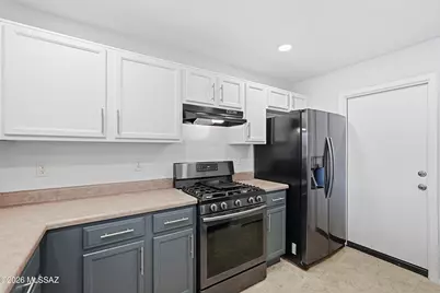 18274 S Dusk View Drive, Green Valley, AZ 85614 - Photo 10