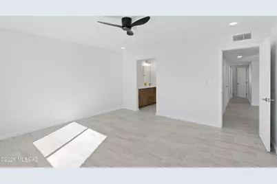 9056 E Calle Norlo, Tucson, AZ 85710 - Photo 14