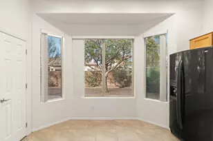 9337 N Indian Summer Dr, Tucson, AZ 85743 - Photo 14