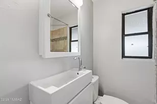 121 W Birdman Dr, Tucson, AZ 85705 - Photo 16