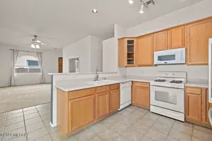 2221 N Avenida TABICA, Green Valley, AZ 85614 - Photo 10