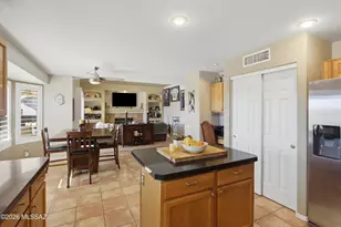 860 S Lucinda Dr, Tucson, AZ 85748 - Photo 10