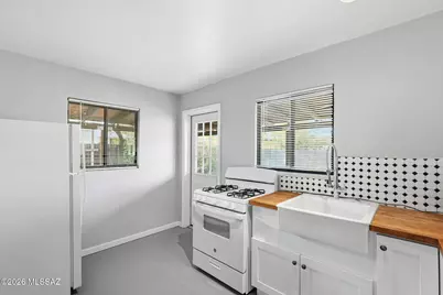 121 W Birdman Drive, Tucson, AZ 85705 - Photo 18