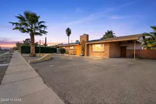 7433 E Kenyon Dr, Tucson, AZ 85710 - Photo 16