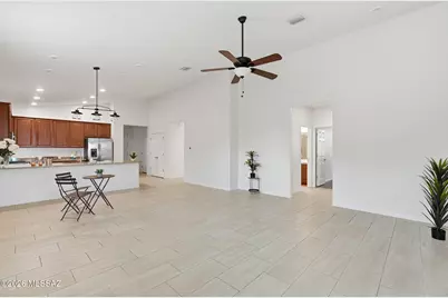 835 N Robb Hill Place, Tucson, AZ 85710 - Photo 8