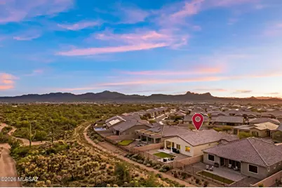 10820 N Iron Peak Drive, Oro Valley, AZ 85742 - Photo 2