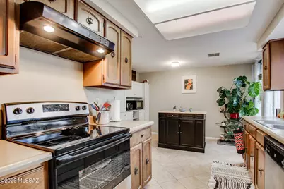 1324 S Camino Seco, Tucson, AZ 85710 - Photo 4