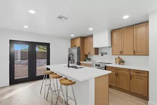 2208 E 19th St, Tucson, AZ 85719 - Photo 10