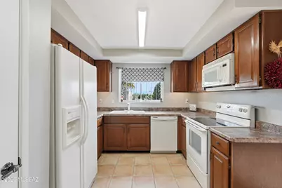 919 W Camino Guarina, Green Valley, AZ 85614 - Photo 12