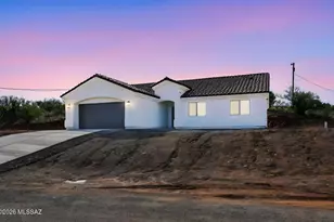 97 Circulo Penjamo, Rio Rico, AZ 85648 - Photo 2