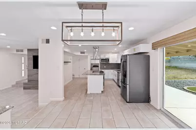 220 S Clausen Circle, Tucson, AZ 85745 - Photo 4