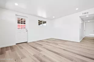 118 E Susana St, Tucson, AZ 85756 - Photo 8