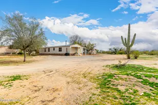 12823 W Crystal Rose Ln, Tucson, AZ 85743 - Photo 6