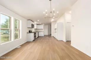 12823 W Crystal Rose Ln, Tucson, AZ 85743 - Photo 14