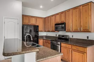 1232 S Desert Vista Dr, Tucson, AZ 85748 - Photo 18