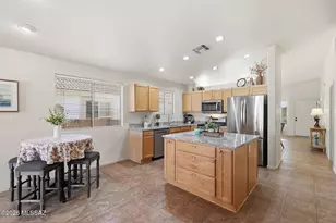 11336 N Gray Boulder Ct, Tucson, AZ 85737 - Photo 10