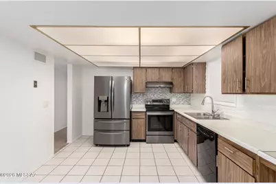 1535 S Rocky Mountain Drive, Tucson, AZ 85710 - Photo 10