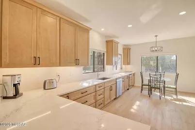 1148 E Camino Diestro, Oro Valley, AZ 85704 - Photo 8
