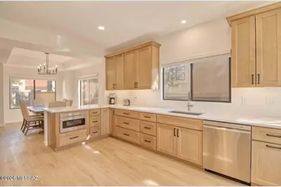 1148 E Camino Diestro, Oro Valley, AZ 85704 - Photo 10