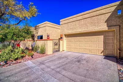 1223 E Camino Diestro, Oro Valley, AZ 85704 - Photo 2
