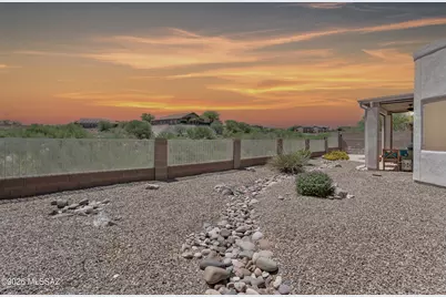 11871 N Potosi Point Drive, Tucson, AZ 85737 - Photo 2