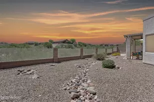11871 N Potosi Point Dr, Tucson, AZ 85737 - Photo 2