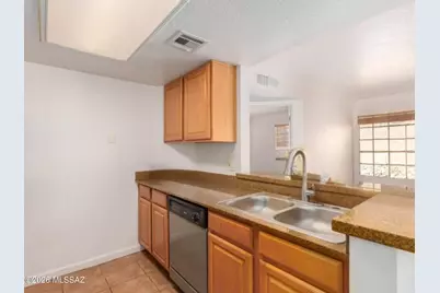 101 S Players Club Drive #APT 4104, Tucson, AZ 85745 - Photo 4