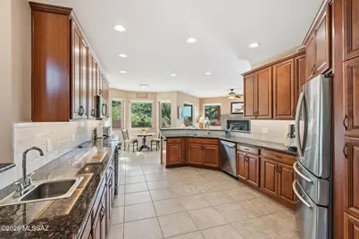 10198 N Carristo Drive, Oro Valley, AZ 85737 - Photo 12