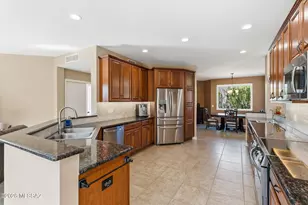 10198 N Carristo Dr, Oro Valley, AZ 85737 - Photo 10