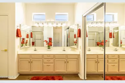 1942 W Amblemorn Drive, Green Valley, AZ 85622 - Photo 14