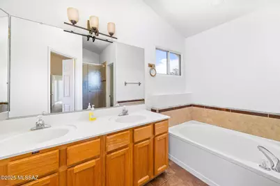 8030 E Hampton Drive, Tucson, AZ 85715 - Photo 32