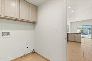 10060 N Ironwood Oasis Pl, Tucson, AZ 85742 - Photo 14