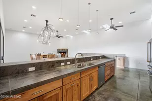 648 E Canyon Rock Rd, Green Valley, AZ 85614 - Photo 8