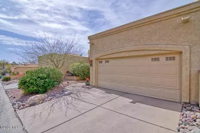 1232 E Camino Diestro, Oro Valley, AZ 85704 - Photo 2