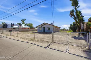 551 W Thurber Rd, Tucson, AZ 85705 - Photo 2