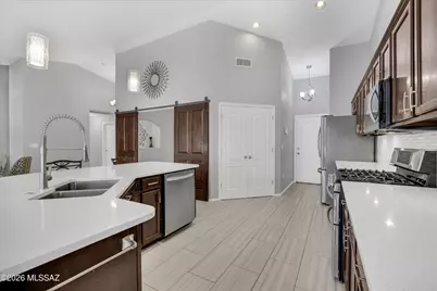 8165 E Smooth Sumac Lane, Tucson, AZ 85710 - Photo 12