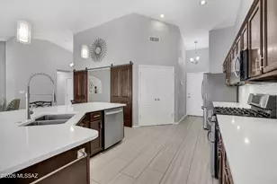 8165 E Smooth Sumac Ln, Tucson, AZ 85710 - Photo 12