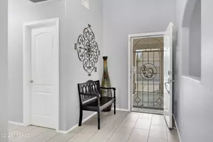 8165 E Smooth Sumac Ln, Tucson, AZ 85710 - Photo 2